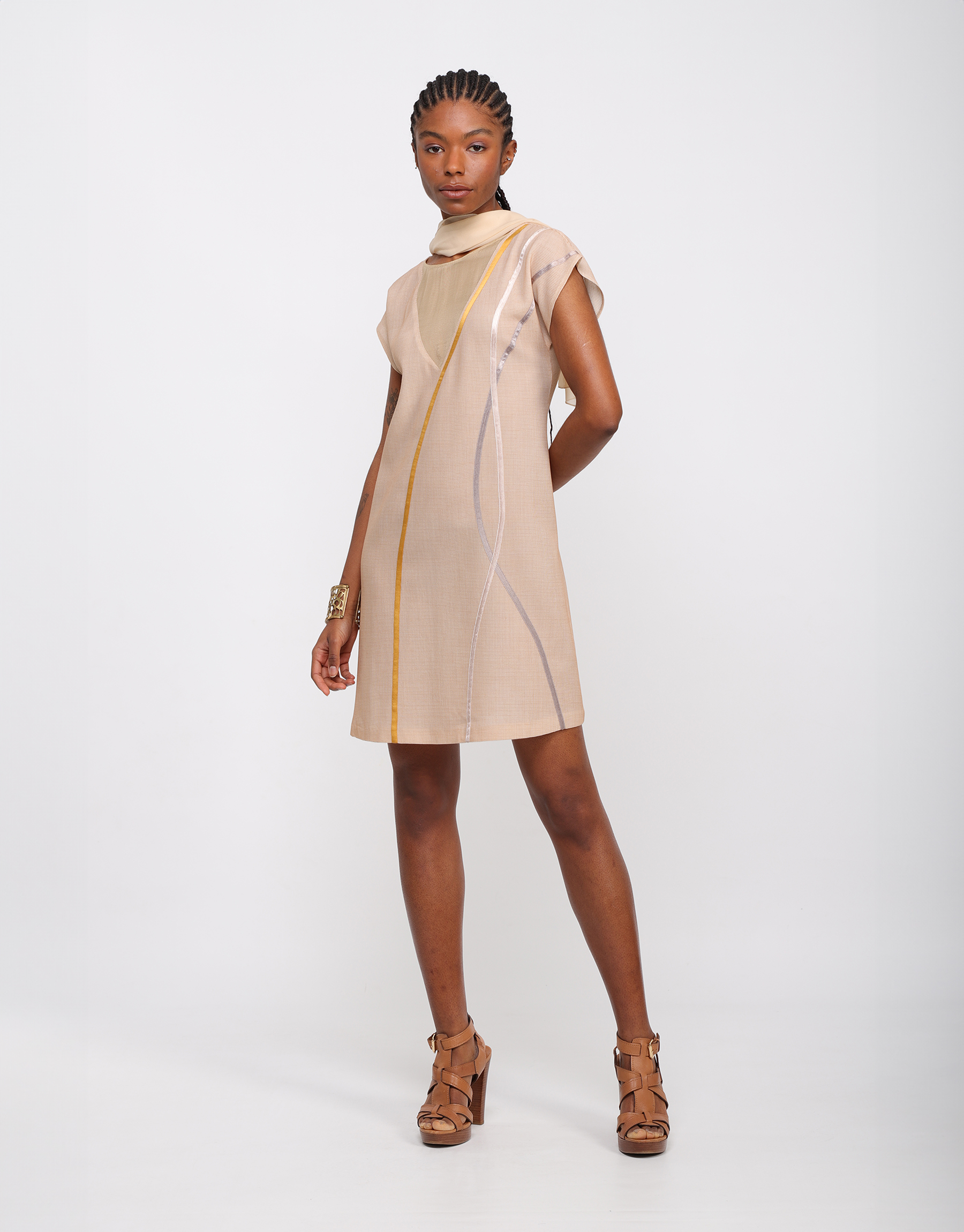 Robe courte trapèze en laine fine nid d'abeille beige